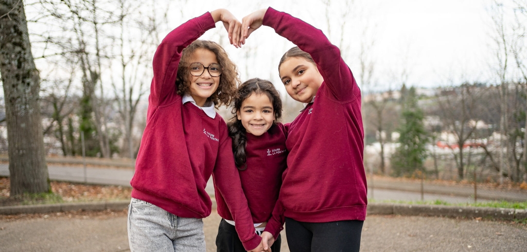 12 Contact 01 Hero Saint Etienne